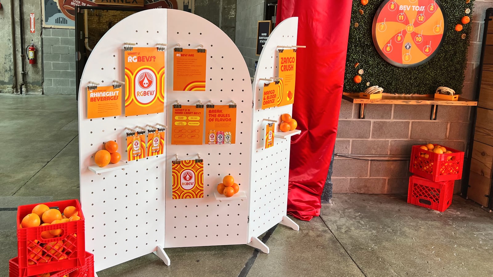 Zango Crush accordion display